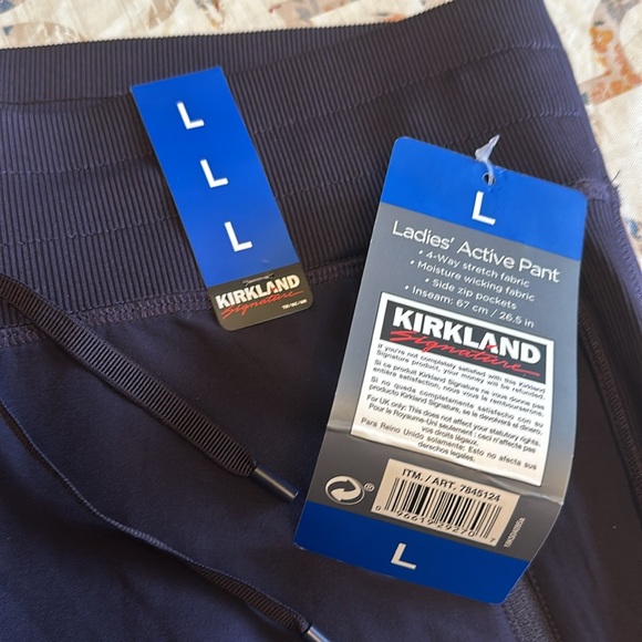 NWT Kirkland Women’s active pants size large. Plum. NWT - Picture 4 of 4